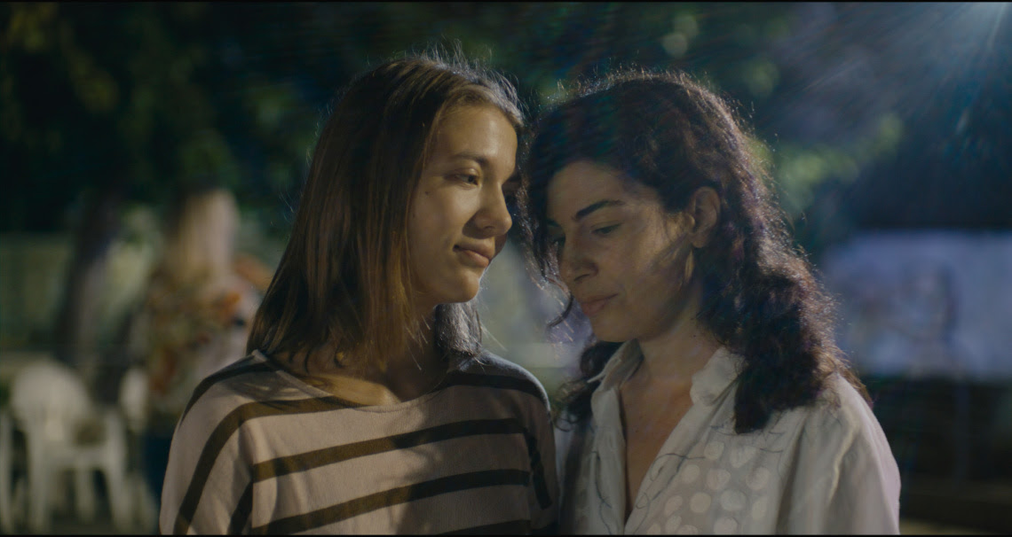 Giulia Palasciano e Yeva Sai in Taxi Monamour