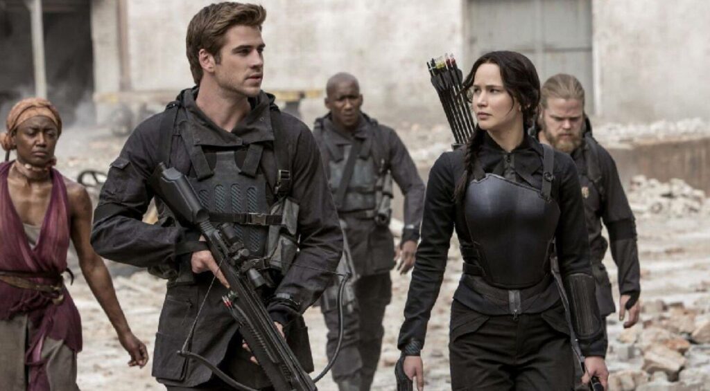 jennifer lawrence e Lia hemsworth in hunger games 