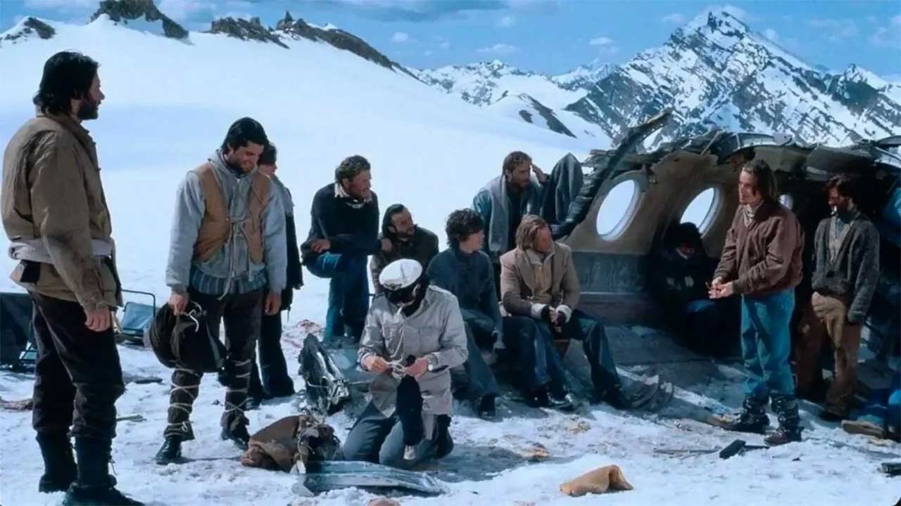 immagine film la società della neve