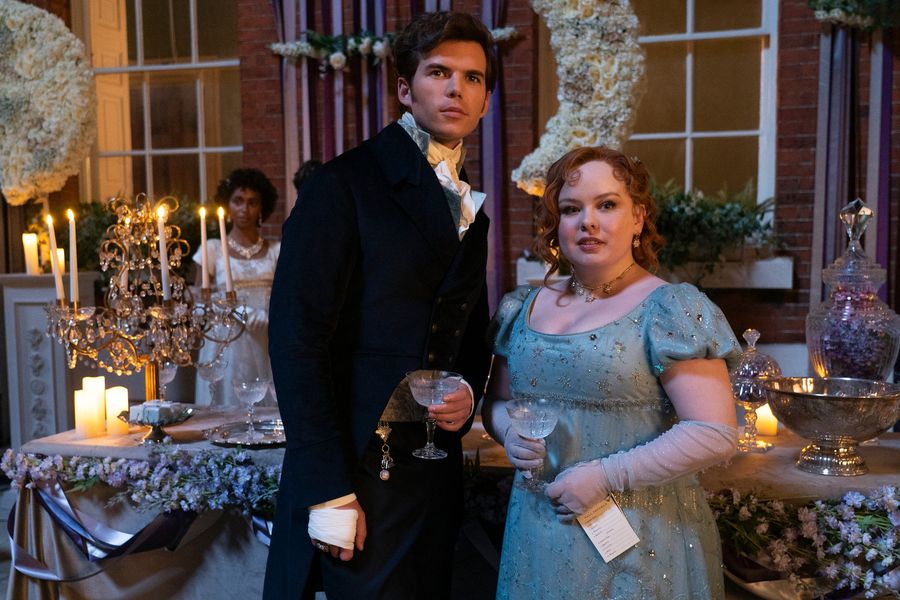 Nicola Coughla e Luke Newton nella terza stagione di bridgerton
