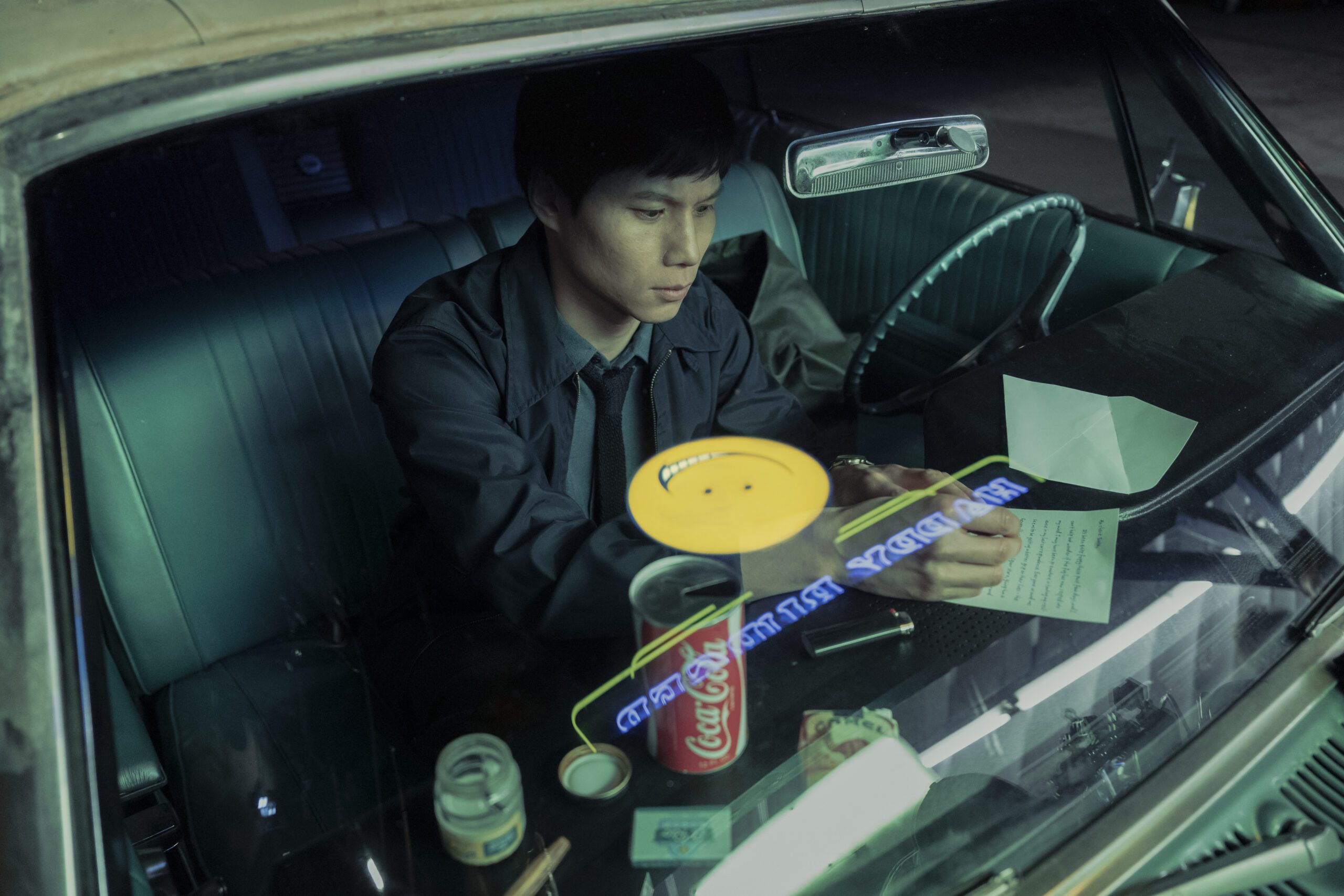 Il Simpatizzante: il teaser della serie Sky con Hoa Xuande, Sandra Oh e Robert Downey Jr.