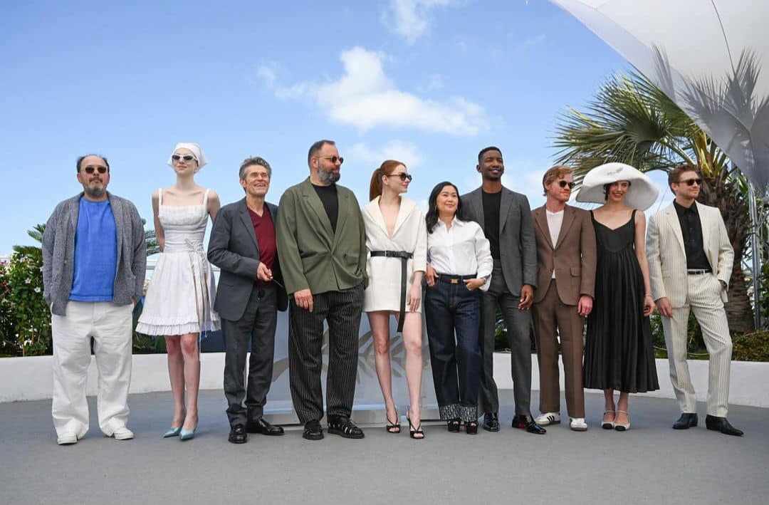 Kinds of Kindness: i video del photocall e del red-carpet a Cannes 2024