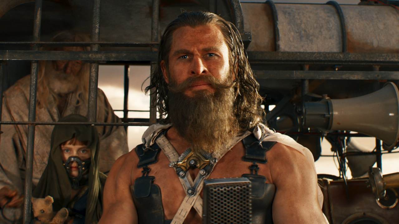 Furiosa: A Mad Max Saga, Chris Hemsworth diventa Dementus nella speciale clip