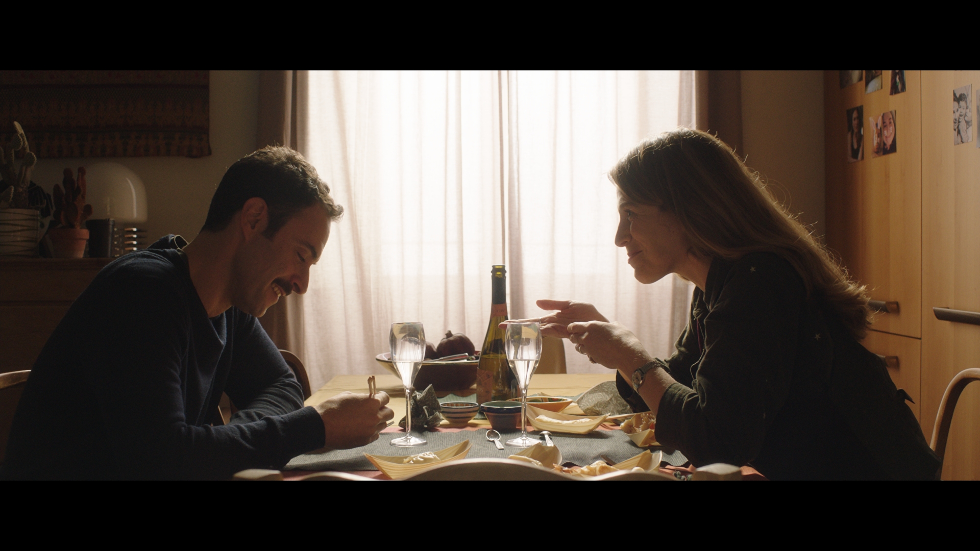 Indagine su una storia d’amore: il poster del film di Gianluca Maria Tavarelli nei cinema a luglio