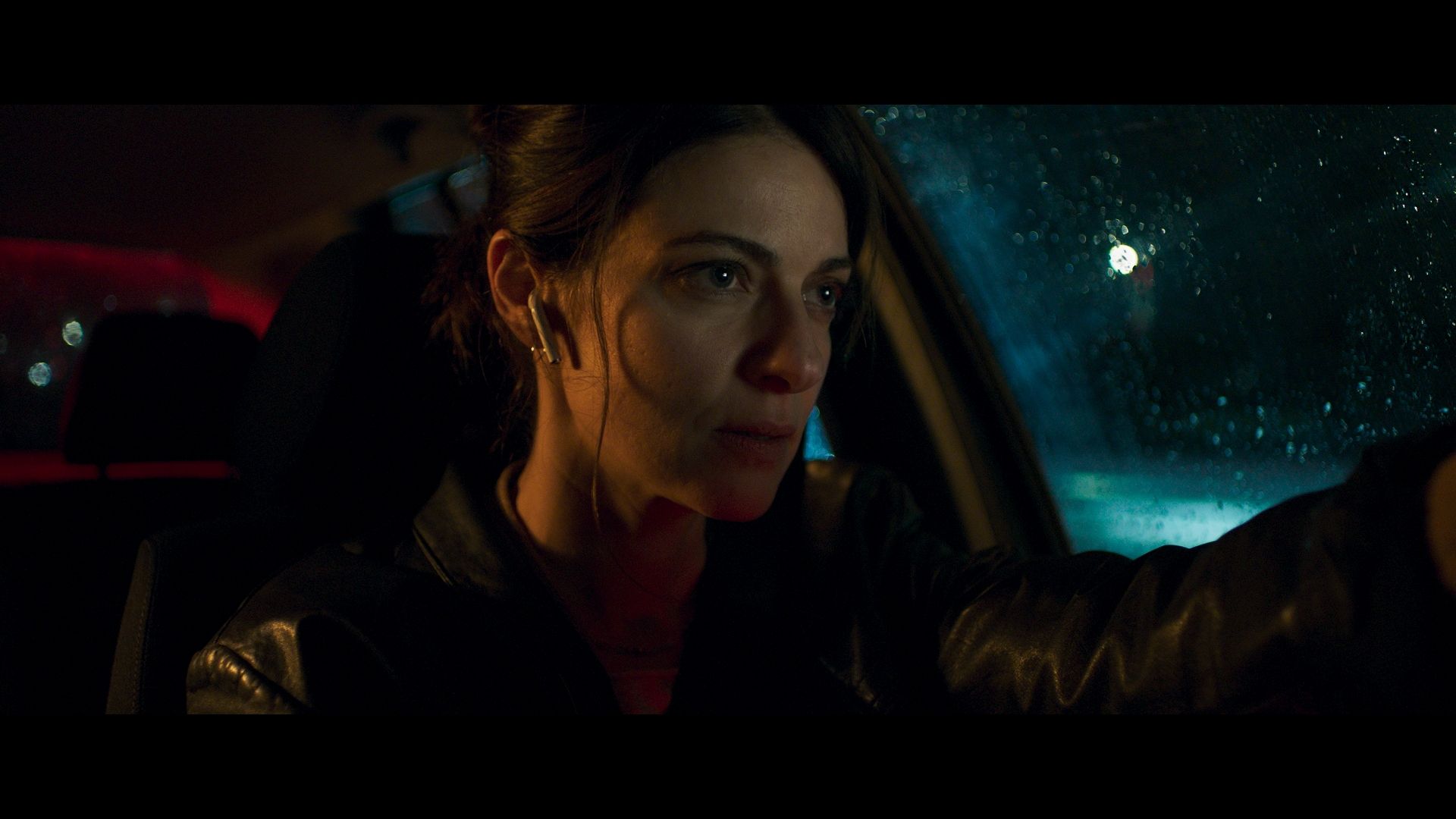 Non Riattaccare: il trailer e il poster del film con Barbara Ronchi e Claudio Santamaria