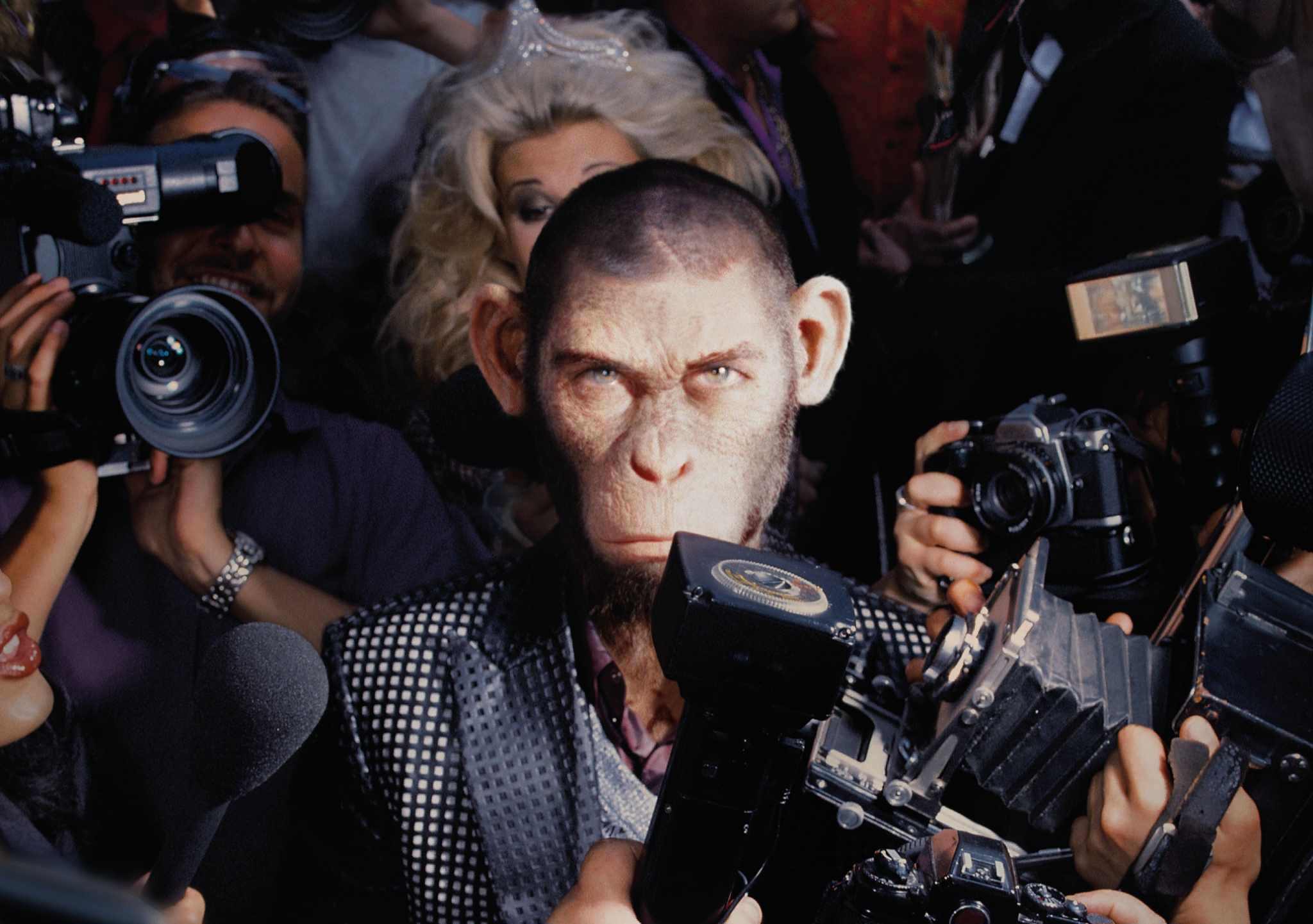 Better Man: il primo poster ufficiale del biopic su Robbie Williams al cinema dal 1° gennaio