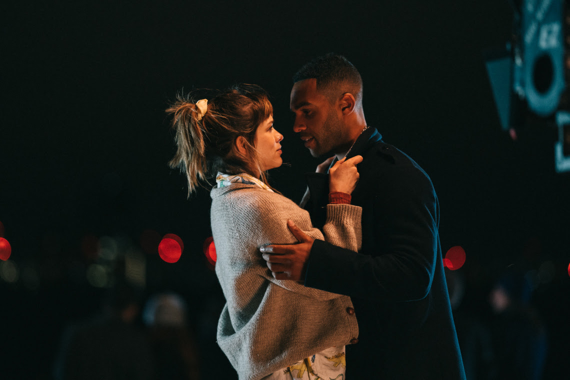 This Time Next Year: il trailer e il poster del film con Lucien Laviscount e Sophie Cookson