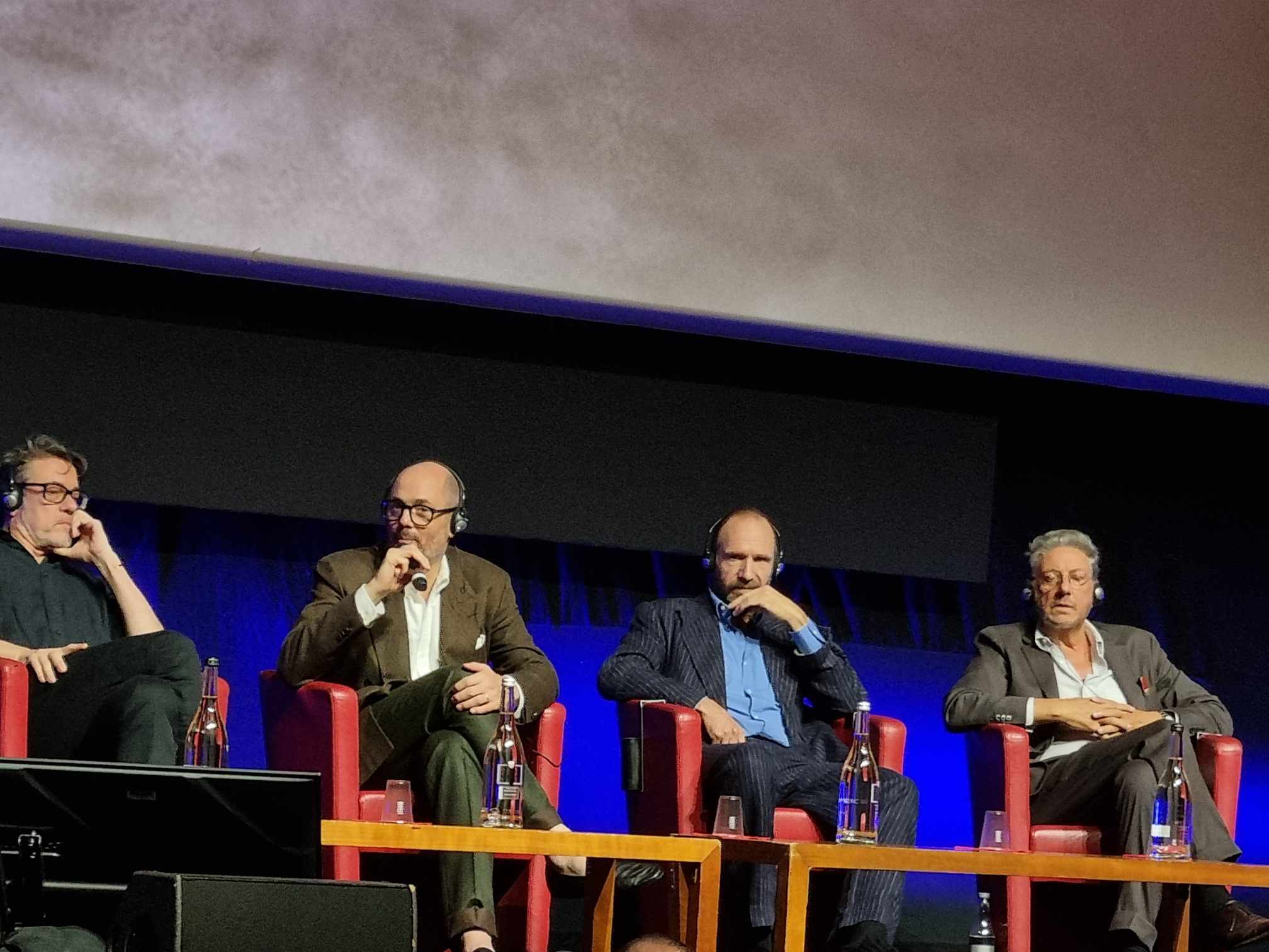 Conclave, incontro stampa: il regista Edgar Berger e i protagonisti raccontano il film alla Festa del Cinema di Roma 2024