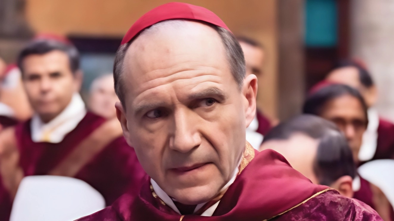 Conclave: il trailer italiano ufficiale del film con Ralph Fiennes nei cinema dal 19 dicembre