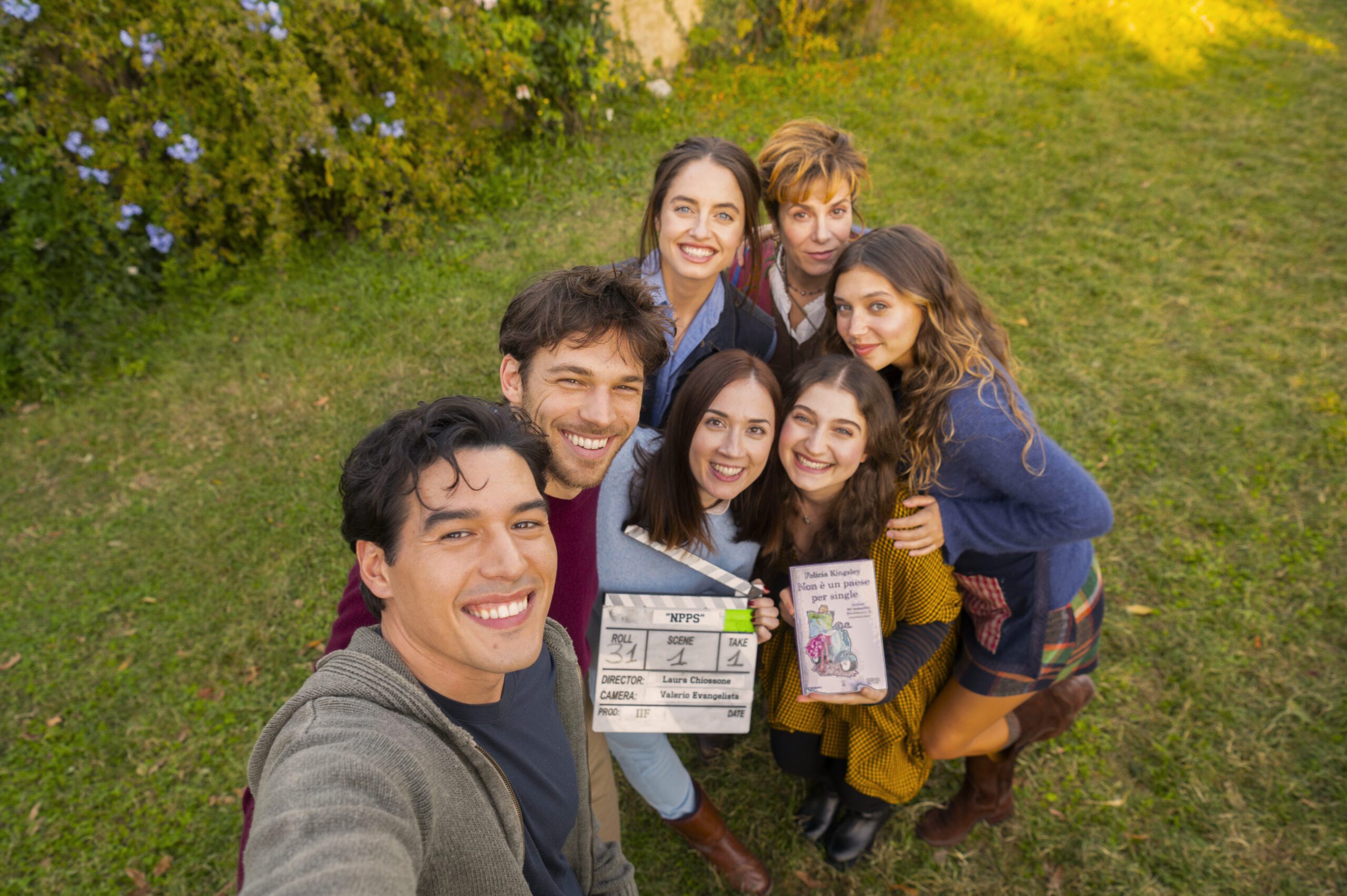 Non è un paese per single: Prime Video svela il cast del film dall’omonimo bestseller di Felicia Kingsley