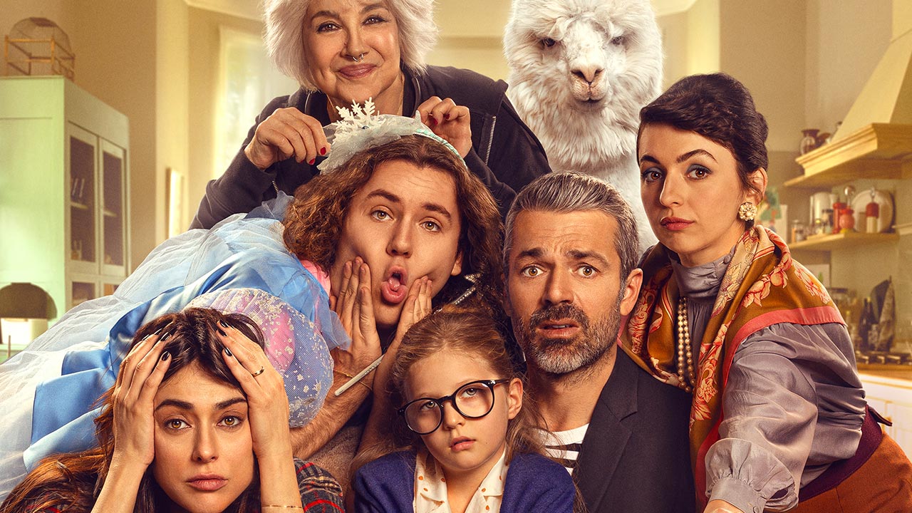 Una Famiglia Sottosopra: il poster del film di Alessandro Genovese