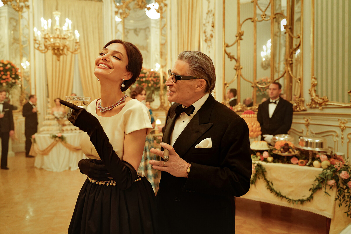 Maria: le nuove immagini ufficiale del biopic con Angelina Jolie nei panni di Maria Callas