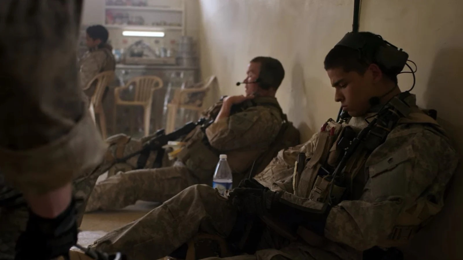 Warfare: A24 svela il primo poster e il trailer ufficiale del film diretto da Alex Garland e Ray Mendoza