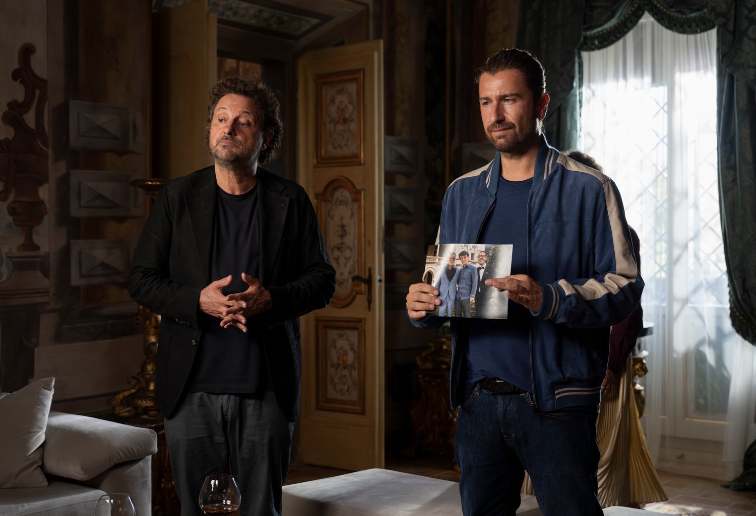 Io e te dobbiamo parlare di Alessandro Siani si conferma campioni di incassi al Box Office