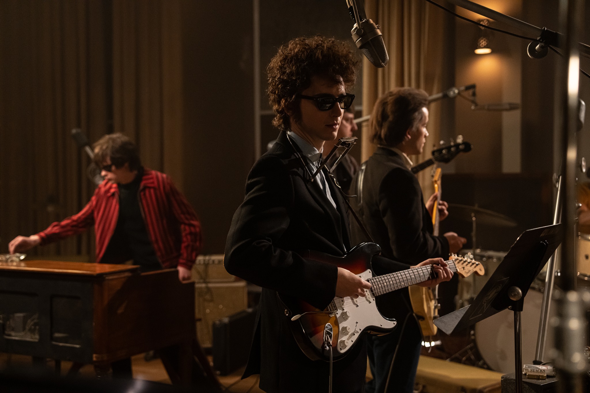 A Complete Unknown, la recensione: il viaggio di Bob Dylan attraverso la creatività e la libertà