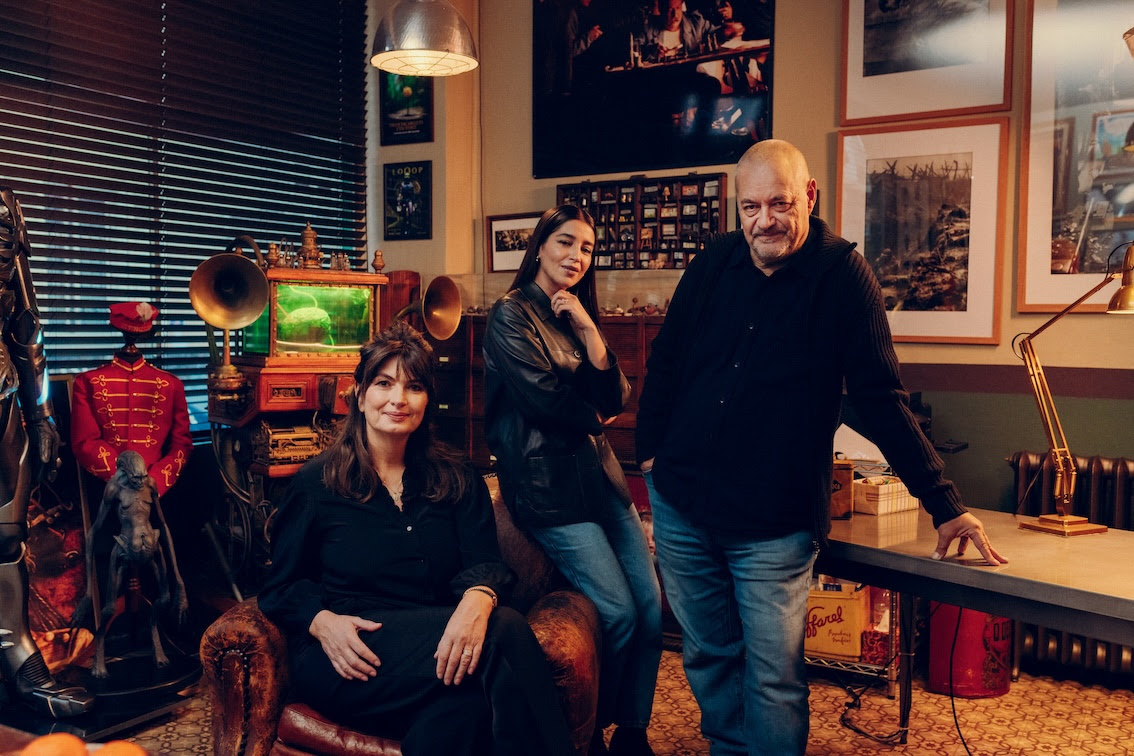 Cambiare l’acqua ai fiori: Palomar produrrà l’adattamento del romanzo di Valérie Perrin