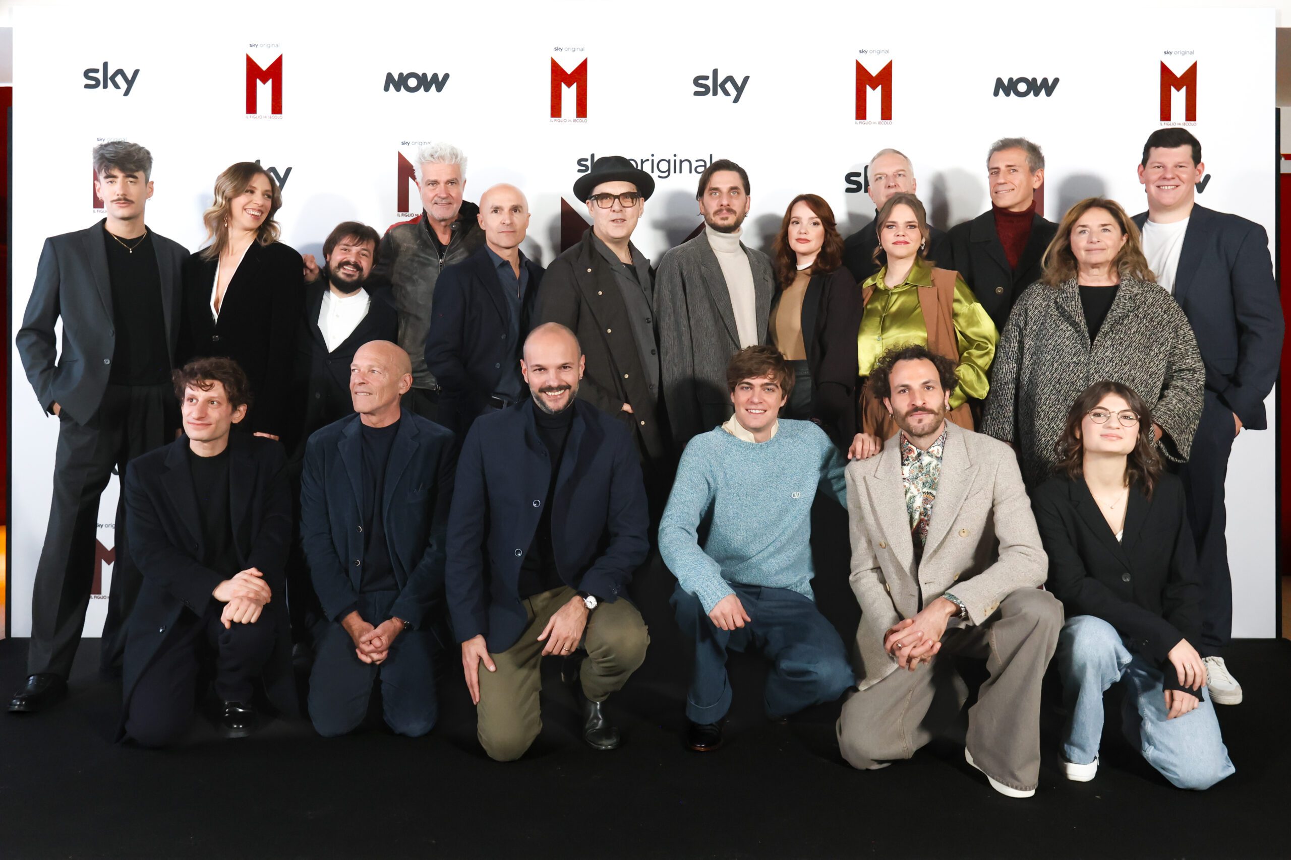 M – Il Figlio del Secolo, Joe Wright, Luca Marinelli e il cast hanno presentato a Roma la serie