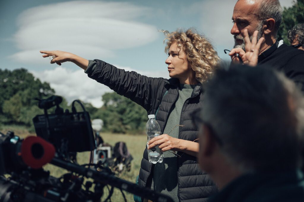 immagine backstage serie l'arte della gioia