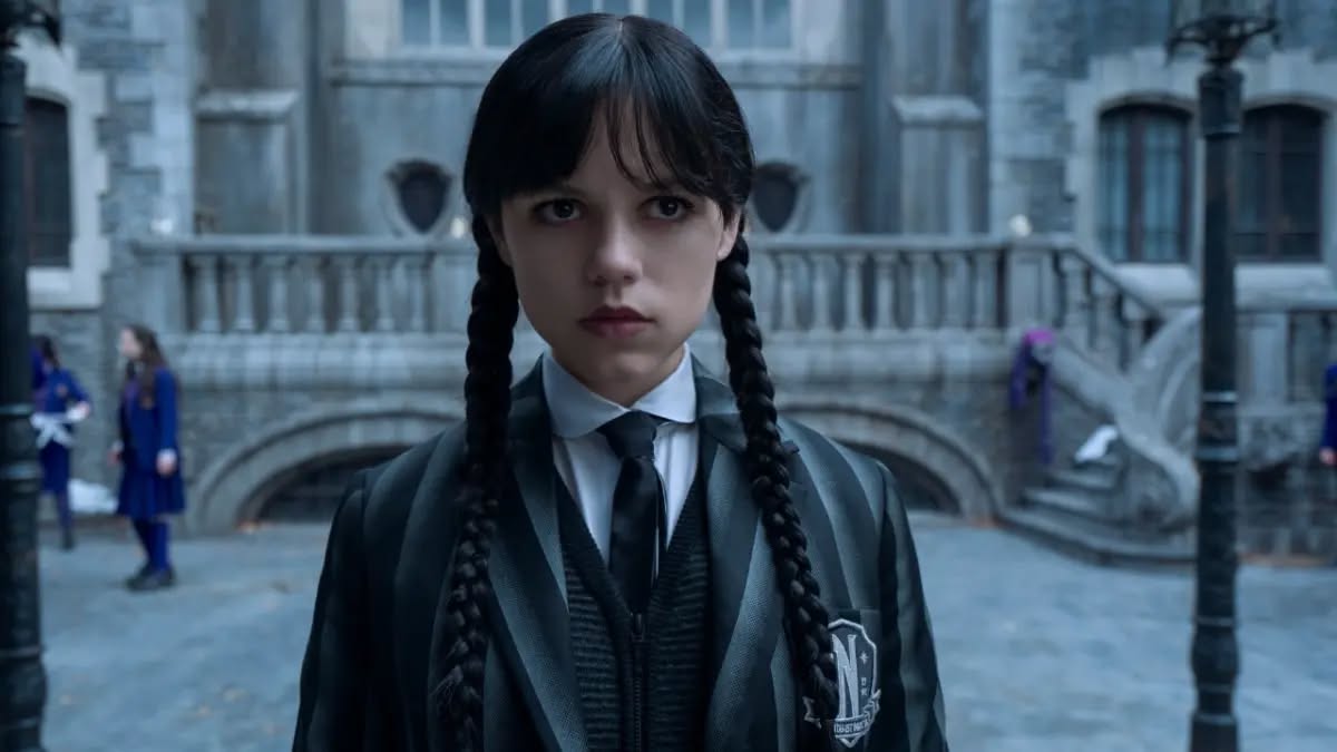 Mercoledì S2, la nuova featurette del dietro le quinte