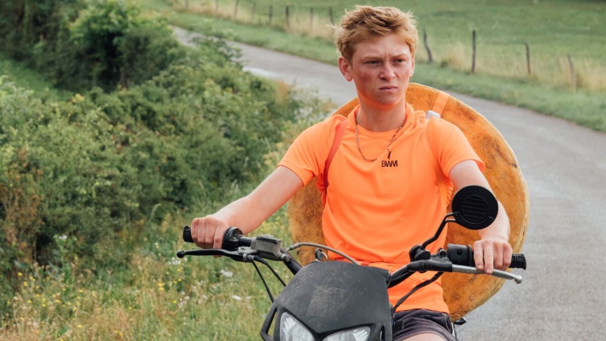 Tutto in un’estate!, il trailer del film diretto da Louise Courvoisier