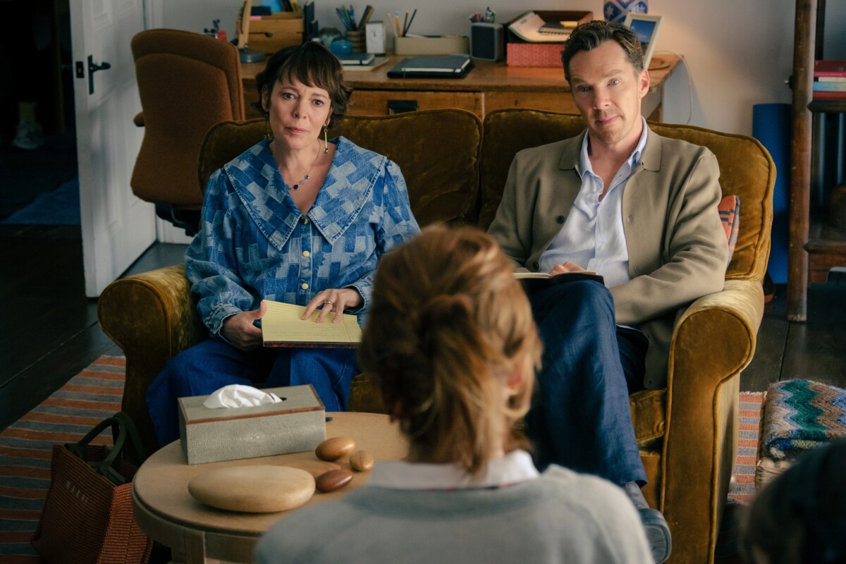 I Roses: il nuovo poster italiano del film con Benedict Cumberbatch e Olivia Colman
