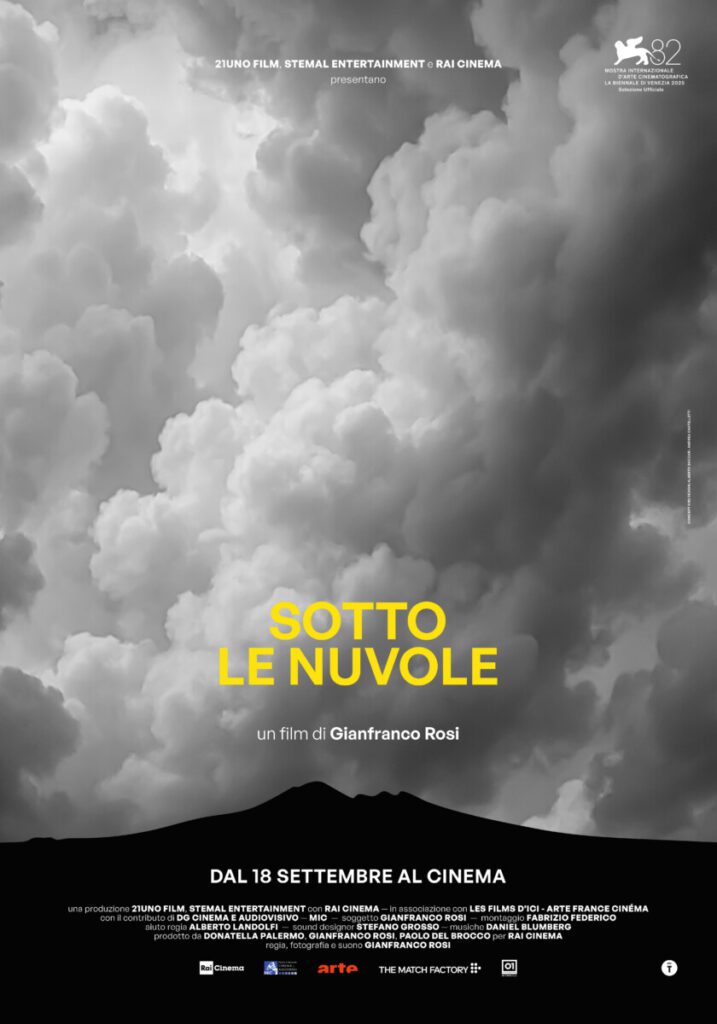 poster sotto le nuvole