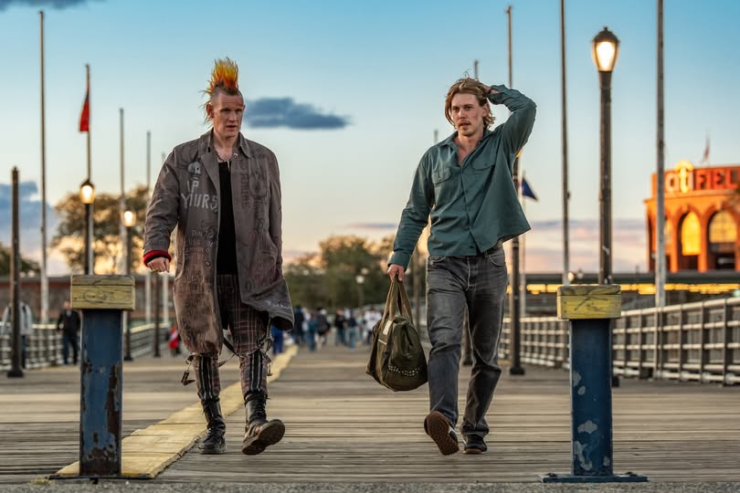 Una scomoda circostanza – Caught Stealing: il trailer e il poster del thriller di Darren Aronofsky