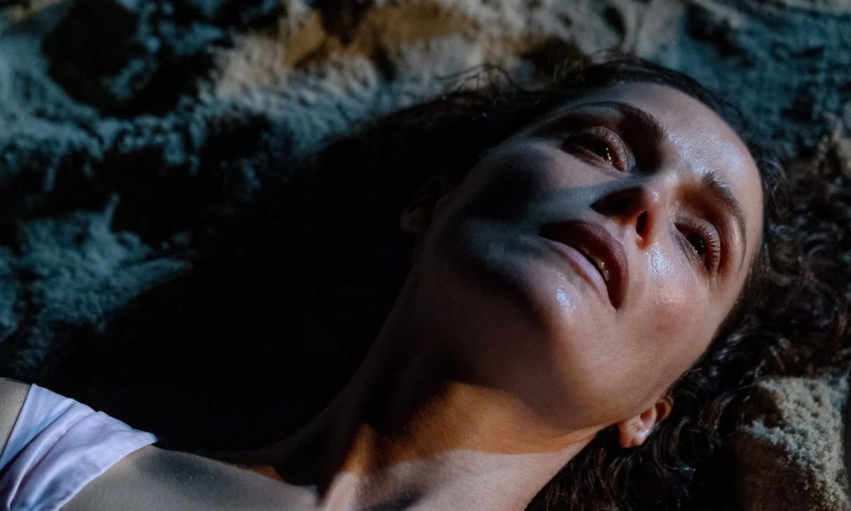 If I Hat Legs I’d Kick You: il trailer del film con Rose Byrne