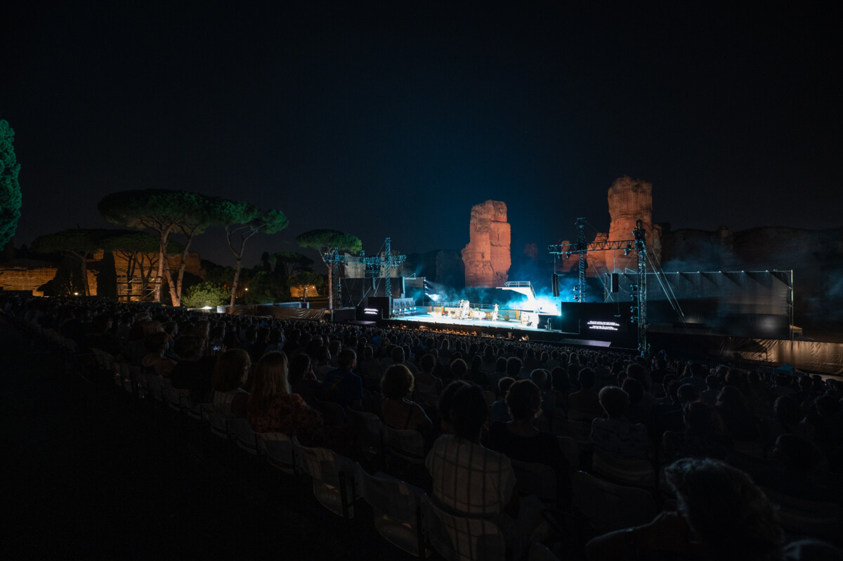 I Carmina Burana di Orff chiudono il Caracalla Festival