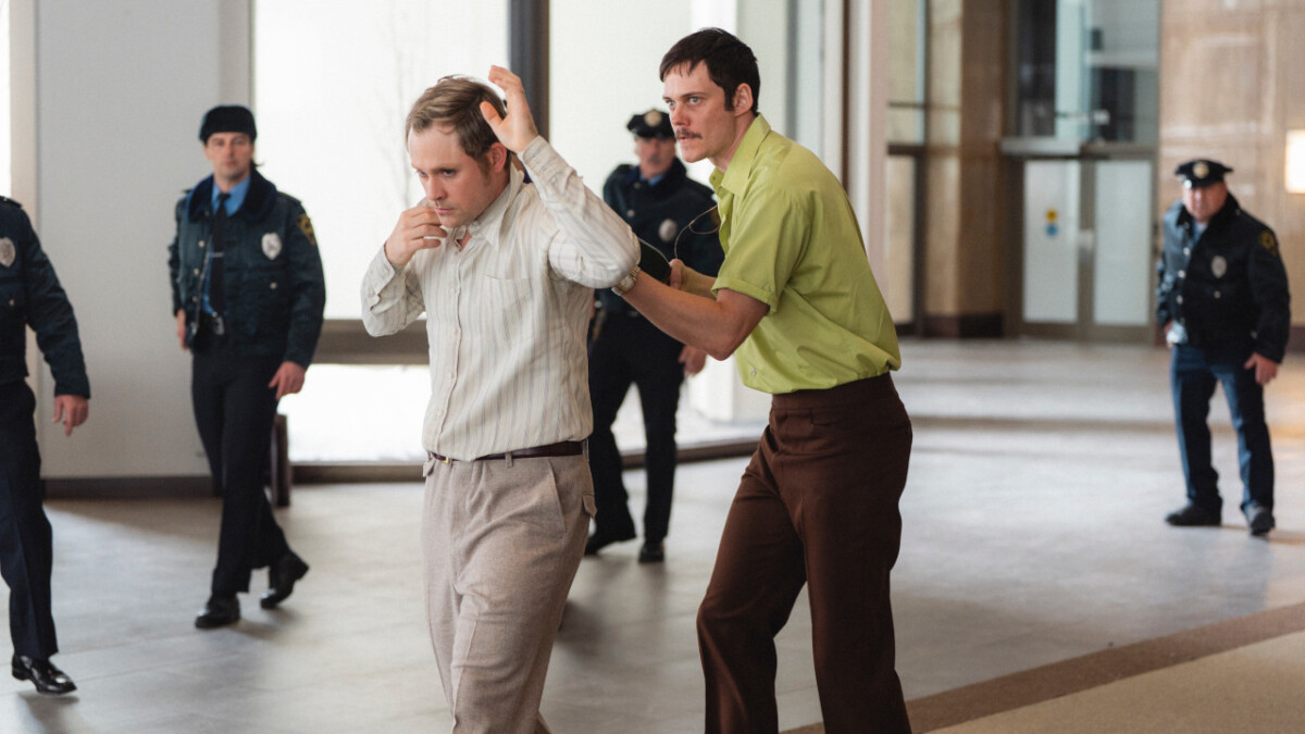 Dead Man’s Wire, la recensione: il ritorno di Gus Van Sant tra follia, giustizia e spettacolo mediatico