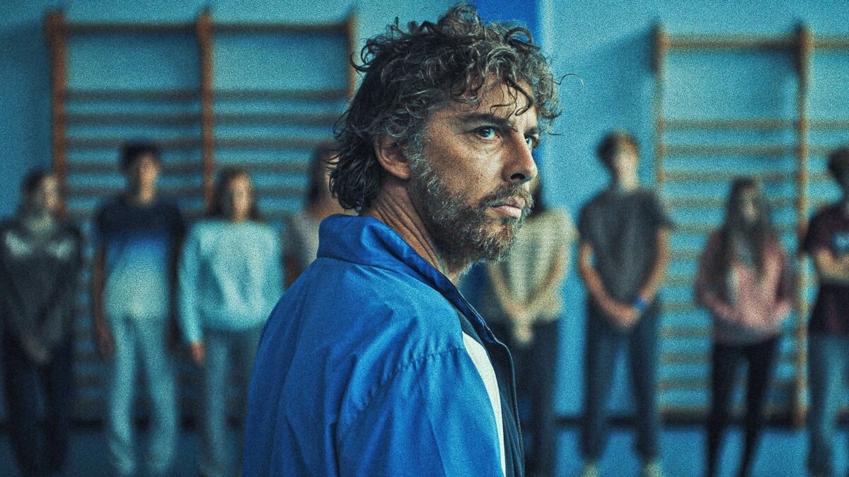 La Valle dei Sorrisi, la recensione: un horror psicologico tra dolore rimosso e felicità forzata