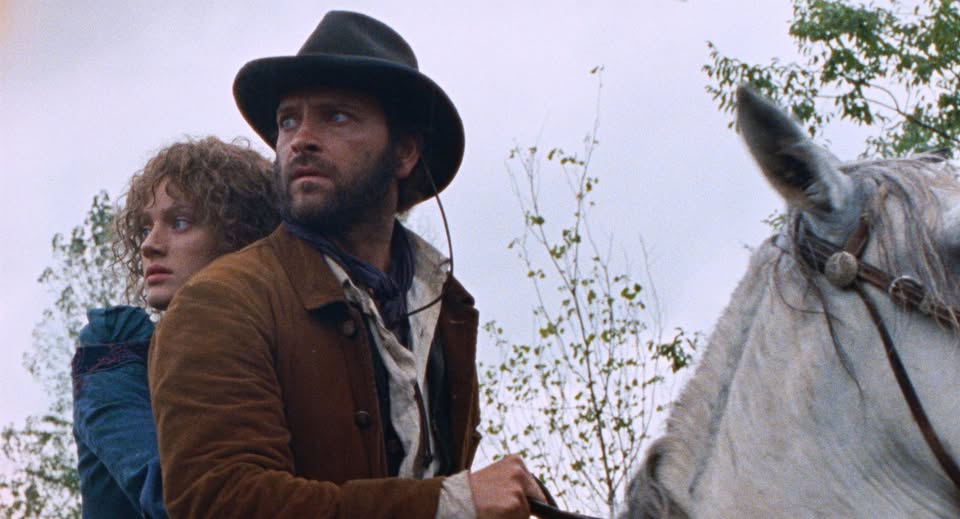 Testa o Croce?: il trailer e il poster del film con Alessandro Borghi e Nadia Tereszkiewic