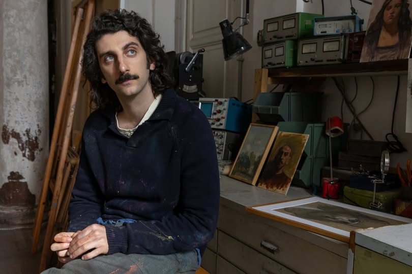 Il Falsario, la recensione: un ritratto tra arte, inganno e potere nella Roma degli anni Settanta
