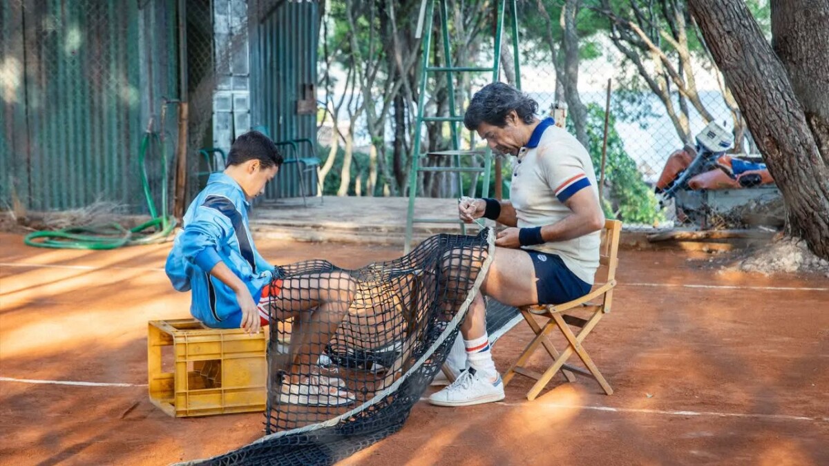 Il Maestro: il poster del film con Pierfrancesco Favino