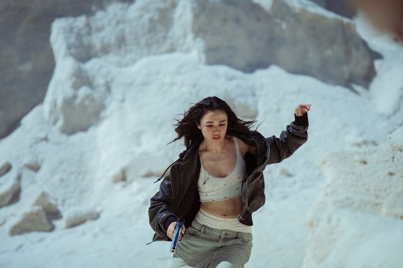 Io sono Rosa Ricci, la recensione: un potenziale sprecato in un film senza anima