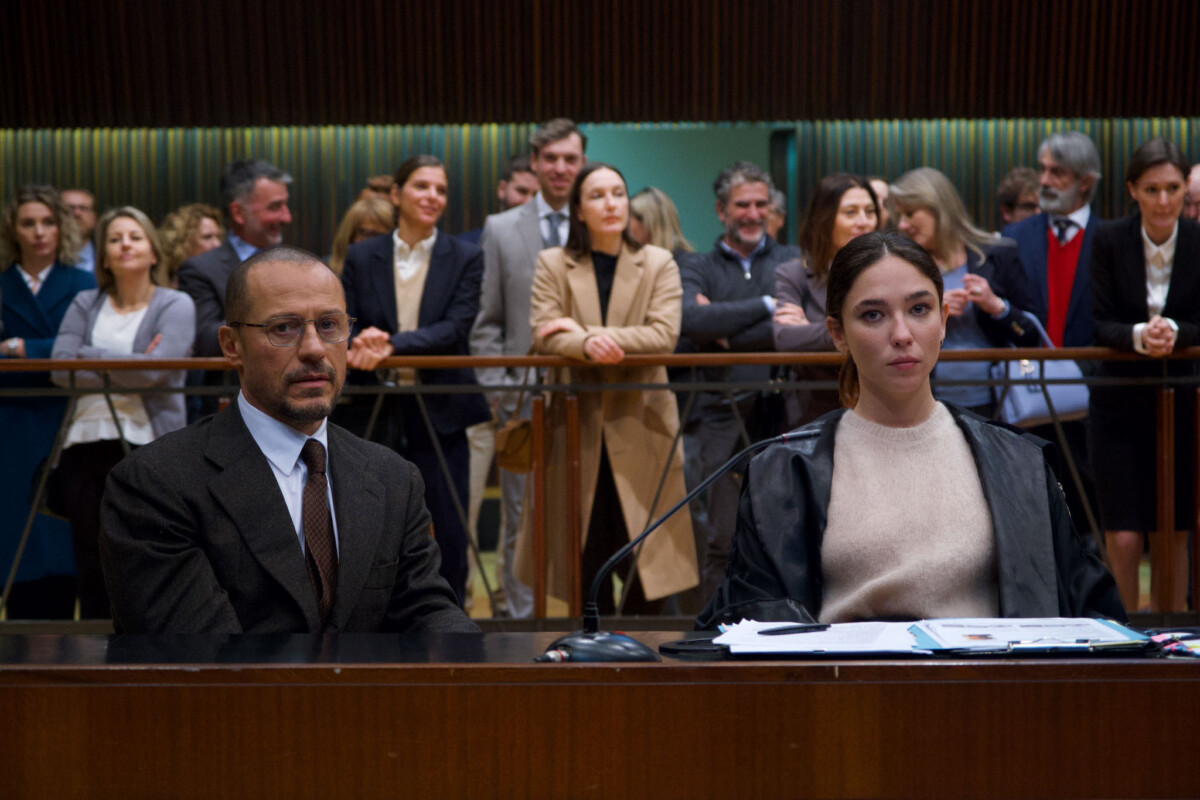 La Lezione, la recensione: un thriller psicologico dai contorni sfocati