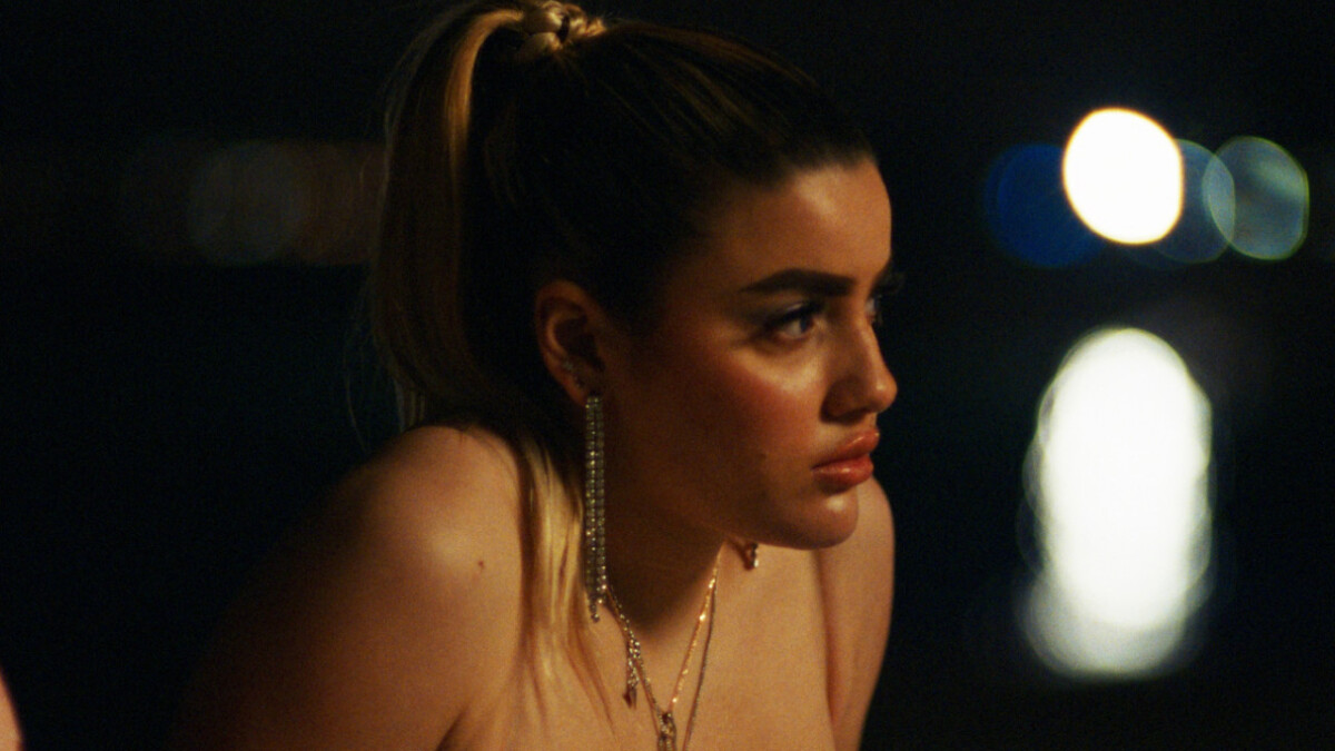 immagine film una ragazza brillante