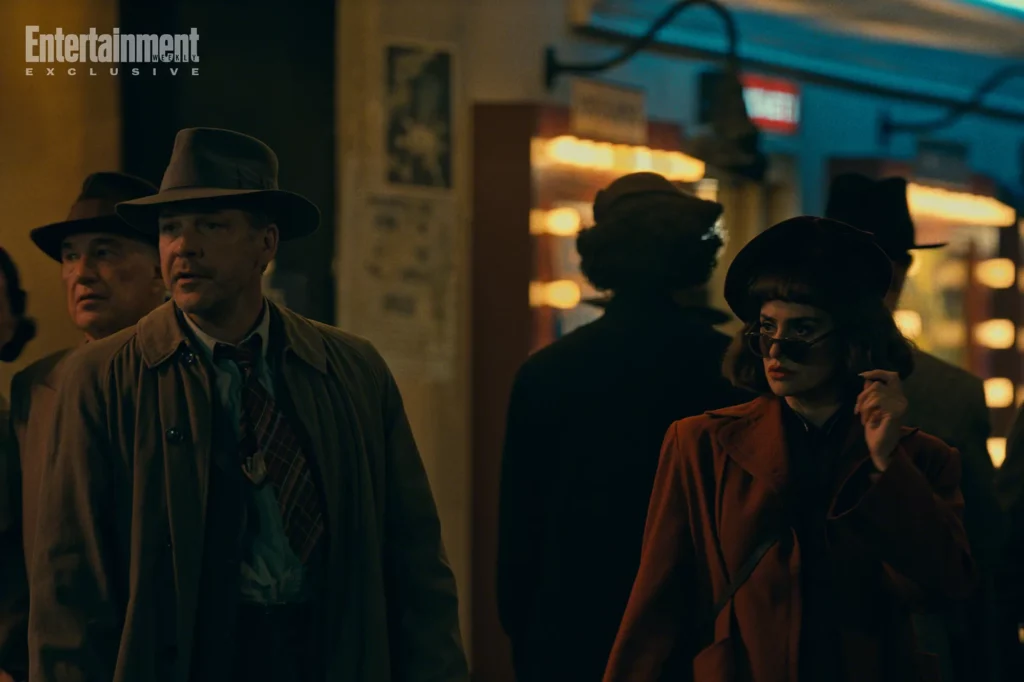 Peter Sarsgaard nel ruolo di Jake Wiles e Penélope Cruz nel ruolo di Myrna Mallow in "La sposa!".Credit Warner Bros. Pictures