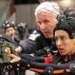 Il regista James Cameron e Oona Chaplin sul set di Avatar: Fuoco e cenere. Mark Fellman/20th Century Studios