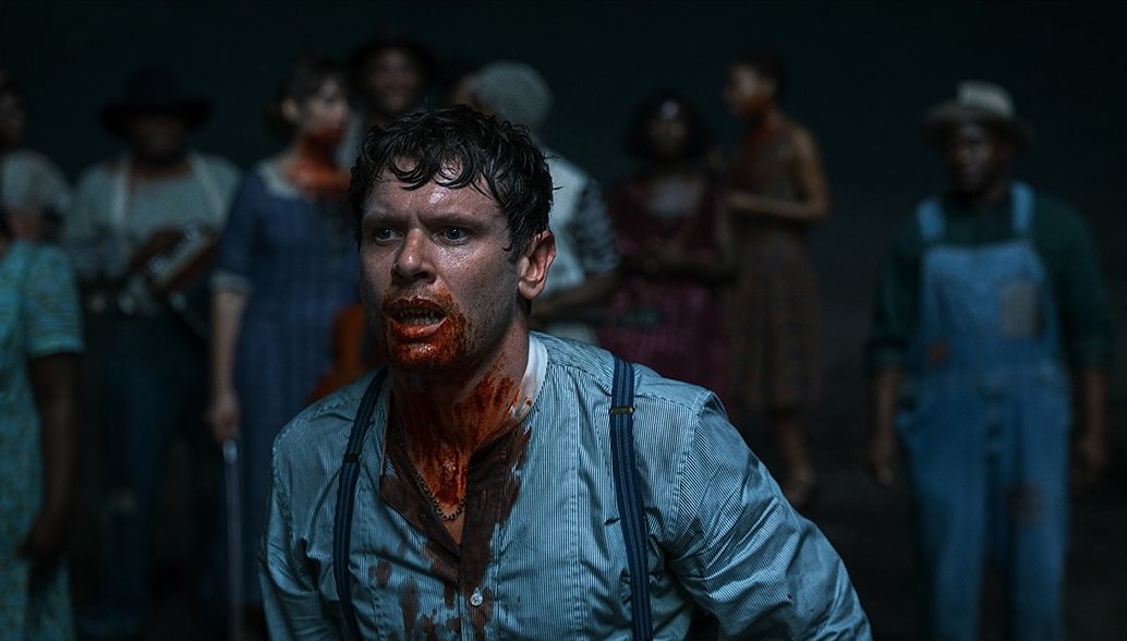 Sinners: 287 protesi, 26 zanne e griglie dorate dietro il thriller di Ryan Coogler