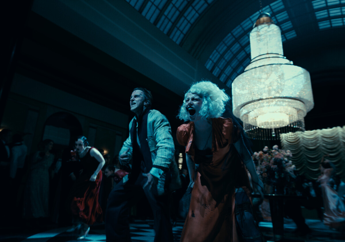 Maggie Gyllenhaal e le polemiche sulla violenza in La Sposa! dopo i test screening