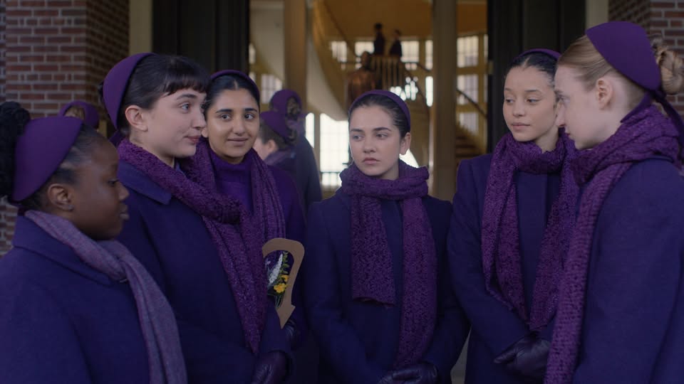 Gilead si risveglia a Series Mania: Chase Infiniti e Ann Dowd presentano The Testaments