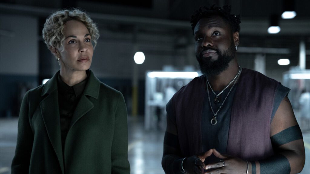 Amanda Brugel e Dayo Okeniyi in "Dark Matter", in anteprima il 28 agosto 2026 su Apple TV.