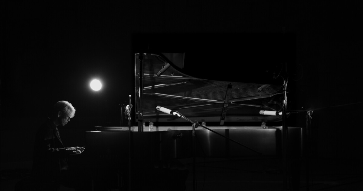 OFFICIAL 2ND STILL_RYUICHISAKAMOTO-OPUS_FilmStill_01_©️ 2022 Kab Inc.