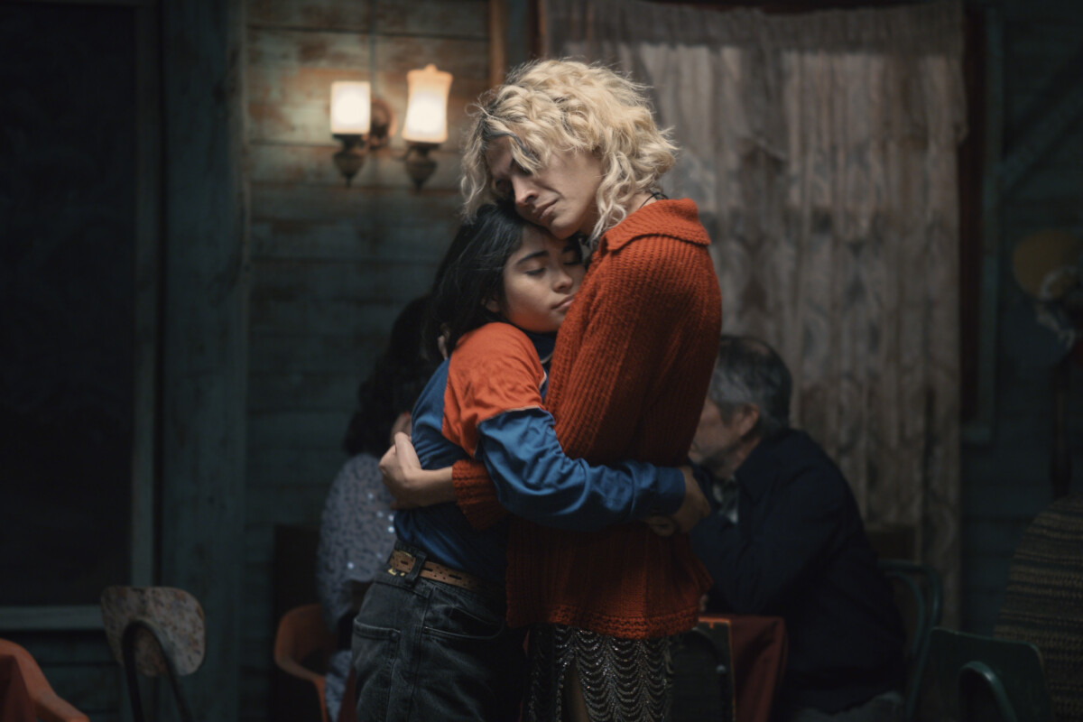 Lo sguardo misterioso del fenicottero arriva su MUBI a maggio