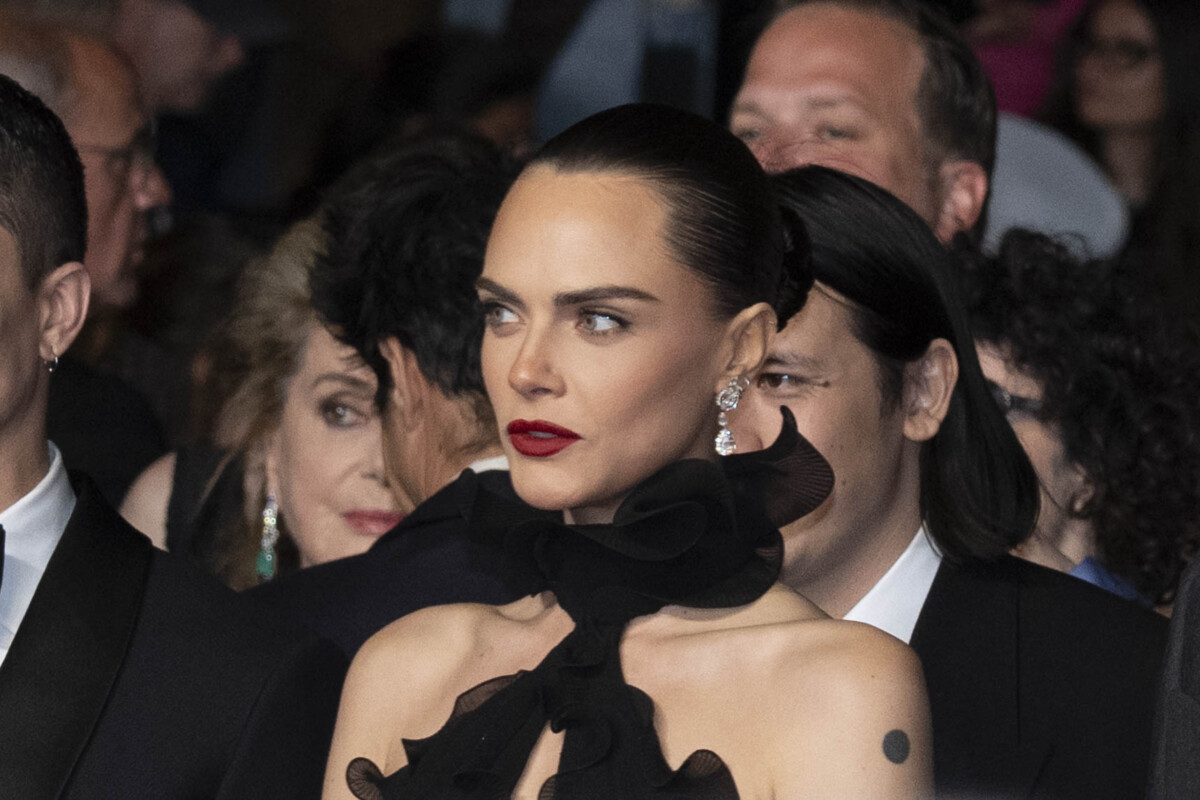 Cara Delevingne a Cannes 79 per Club Kid: il red carpet e il look che illumina la Croisette