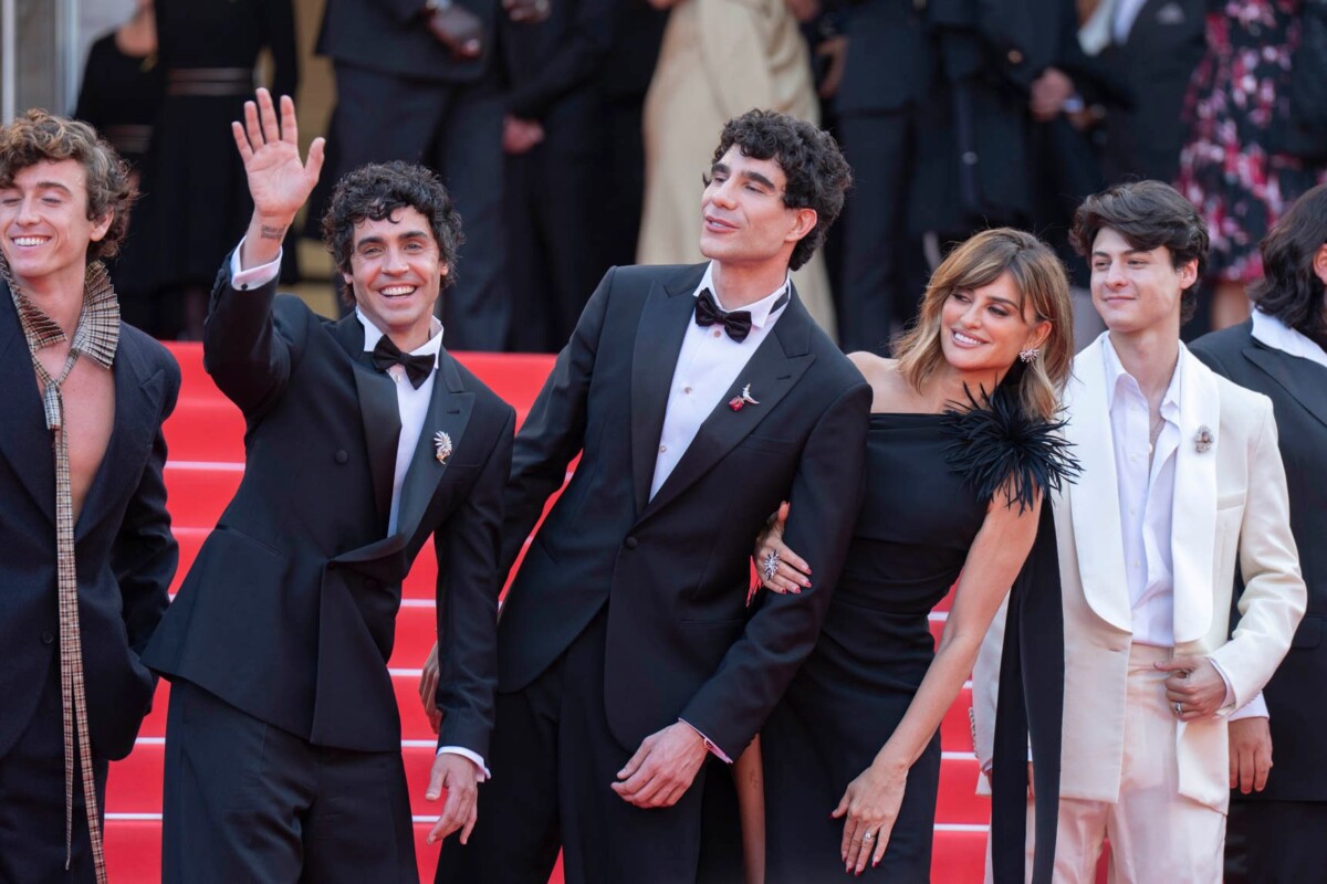 Javier Calvo, Javier Ambrossi, Penélope Cruz e Milo Quifes a Cannes 2026 – Foto Martina Dal Piano per Think Movies