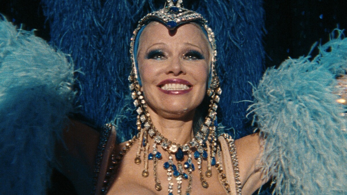 Pamela Anderson e Debbie Harry saranno protagoniste della commedia Maitreya