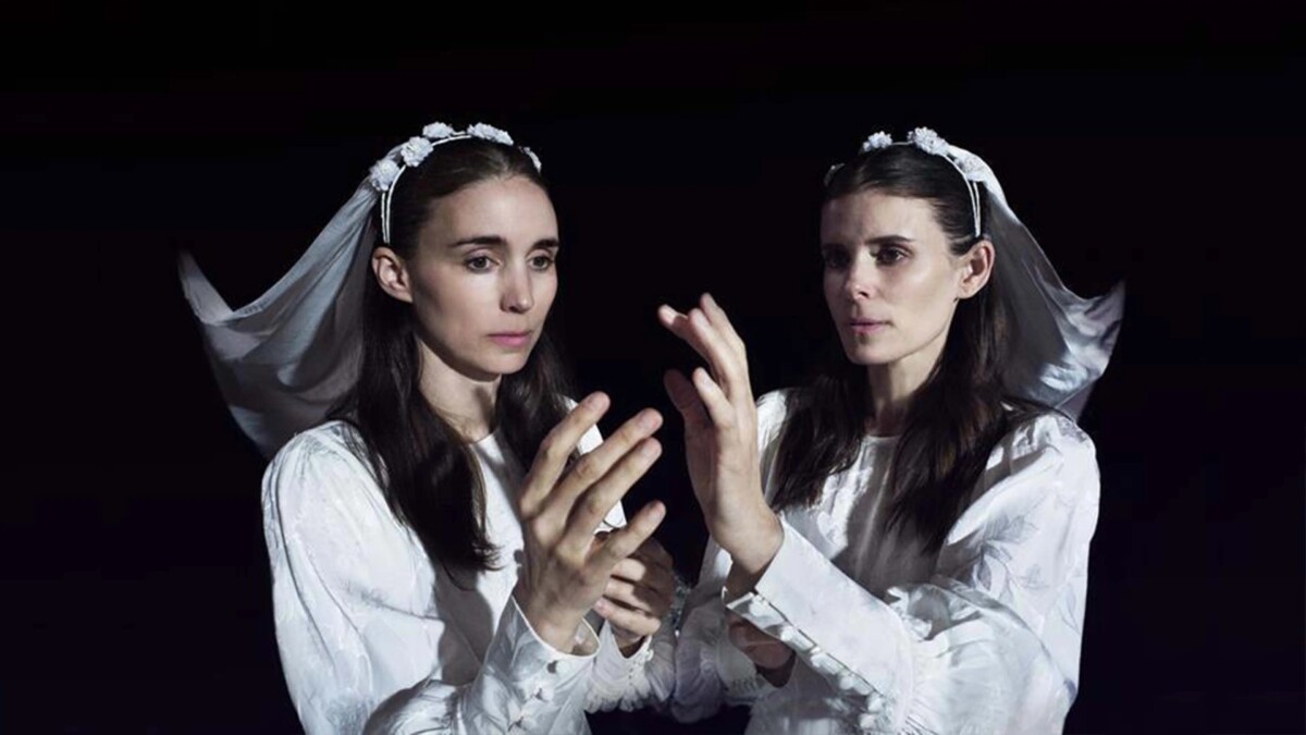 Kate e Rooney Mara in BUCKING FASTARD di Werner Herzog