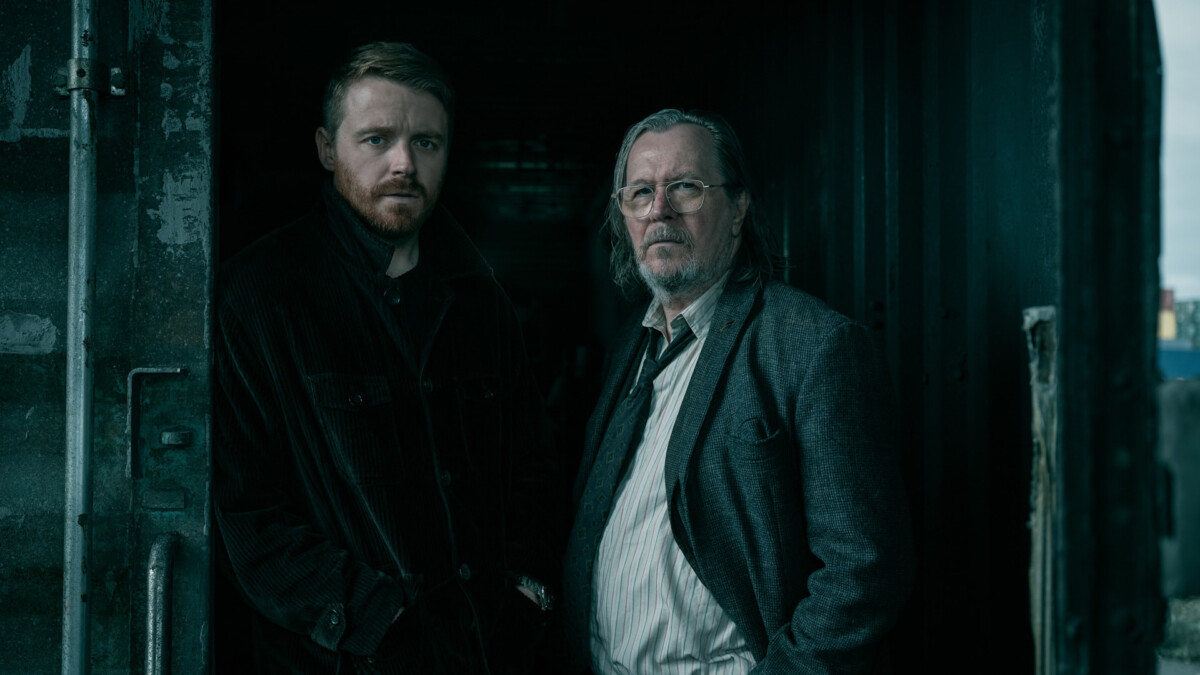 Jack Lowden e Sir Gary Oldman in "Slow Horses", in anteprima il 16 settembre 2026 su Apple TV.